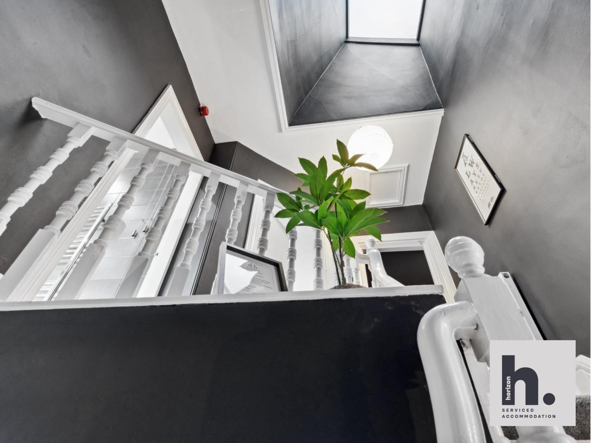 Free Parking - Penthouse - Business Stays - Relocating - St Harrogate Exterior photo